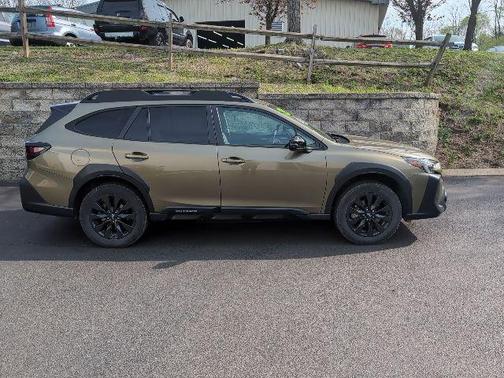 Autumn Green Metallic 2023 Subaru Outback Onyx Edition