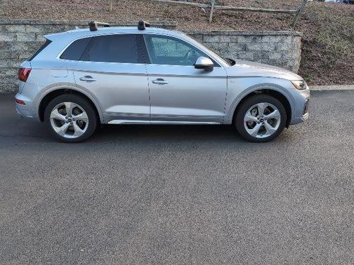 2023 Audi Q5 45 S line Premium Plus