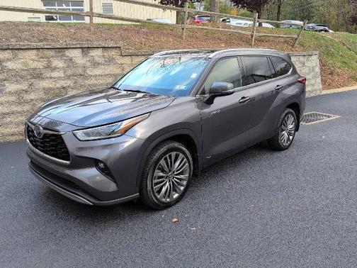 2021 Toyota Highlander Hybrid Platinum