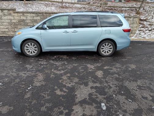 2017 Toyota Sienna XLE Premium