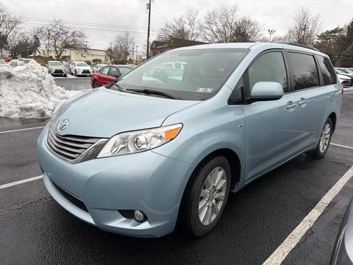 2017 Toyota Sienna XLE Premium