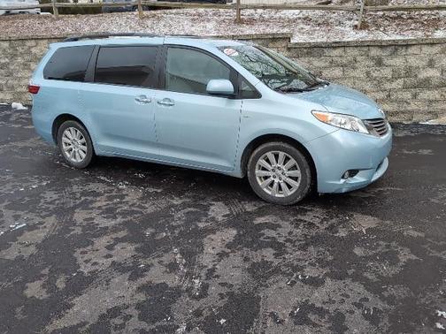 2017 Toyota Sienna XLE Premium