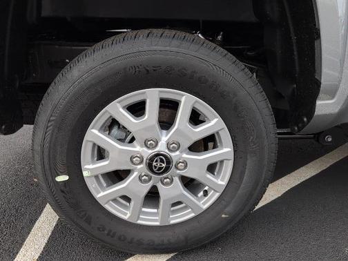 2025 Toyota Tacoma SR5