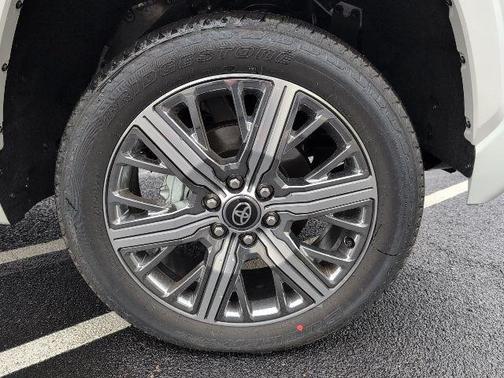 2025 Toyota Tundra Hybrid Capstone