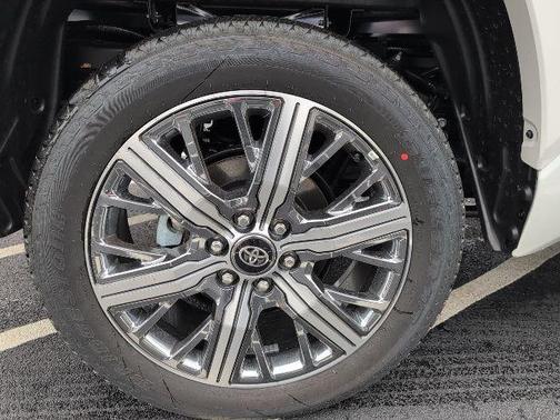 2025 Toyota Tundra Hybrid Capstone