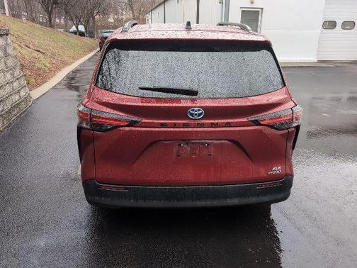 2021 Toyota Sienna XLE 7 Passenger