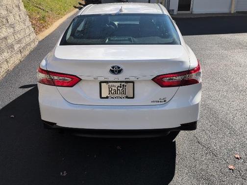2018 Toyota Camry Hybrid LE