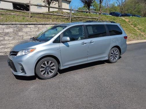 Celestial Silver Metallic 2020 Toyota Sienna LE