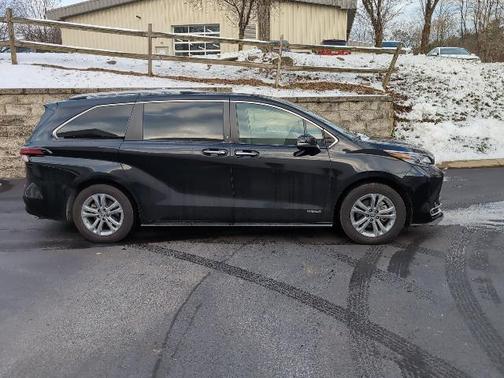 2021 Toyota Sienna Platinum 7 Passenger