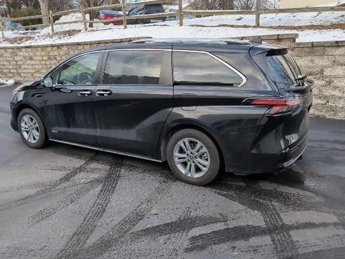 2021 Toyota Sienna Platinum 7 Passenger