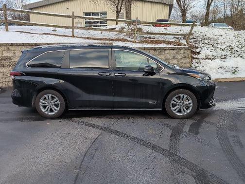 2021 Toyota Sienna Platinum 7 Passenger