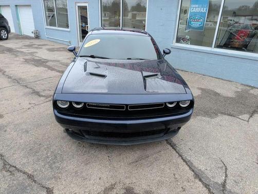 2016 Dodge Challenger SXT