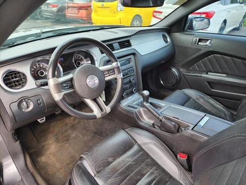 2013 Ford Mustang V6 Premium