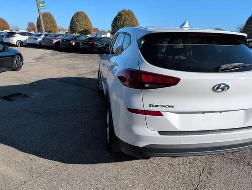 2021 Hyundai TUCSON SE