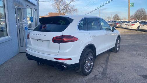 2016 Porsche Cayenne Cayenne