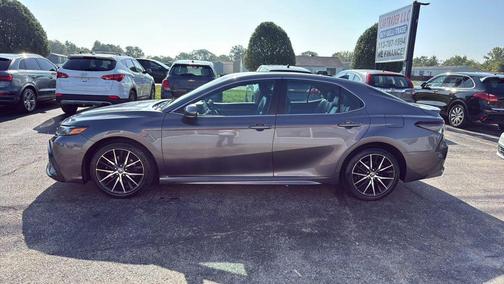 2022 Toyota Camry SE