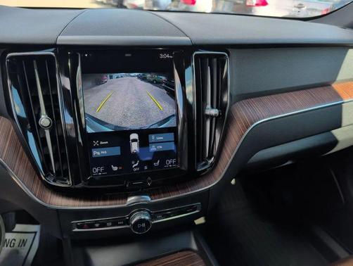 2021 Volvo XC60 T5 Momentum
