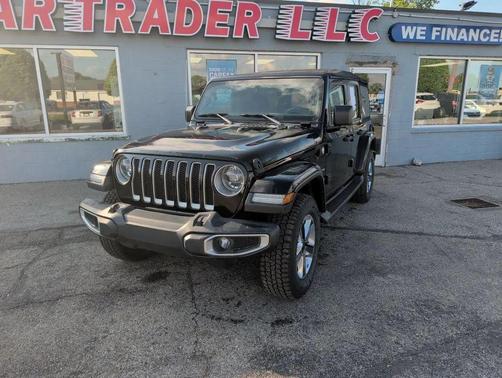 Black Clearcoat 2018 Jeep Wrangler Unlimited Sahara