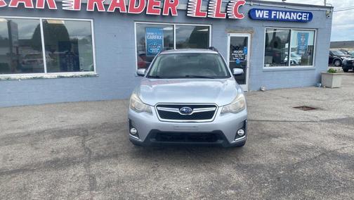 Silver 2017 Subaru Crosstrek 2.0i Limited