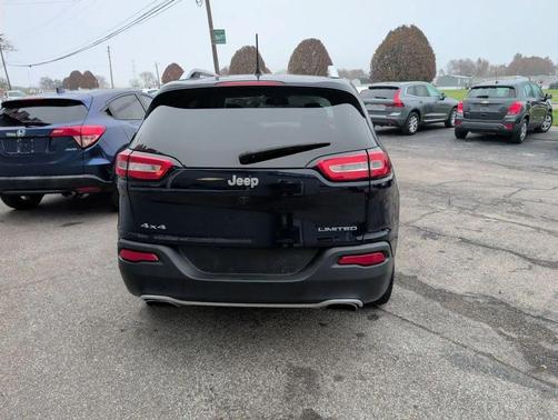 2016 Jeep Cherokee Sport