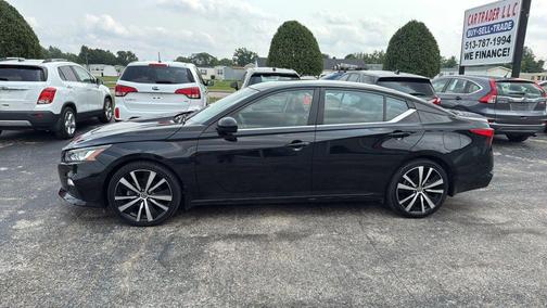 2022 Nissan Altima SR FWD