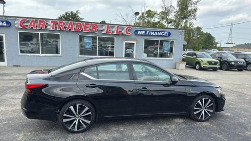 2022 Nissan Altima SR FWD
