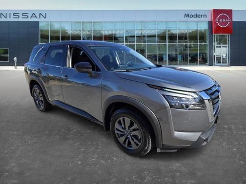 2023 Nissan Pathfinder S