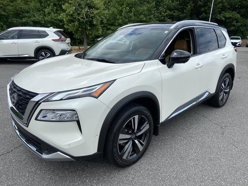 2 Tone White / Black Roof 2023 Nissan Rogue Platinum