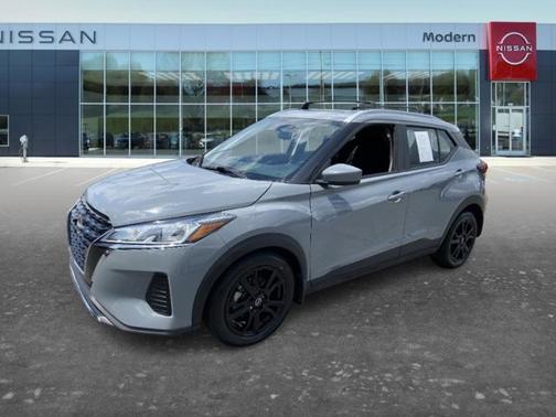 Boulder Gray Metallic 2024 Nissan Kicks SV