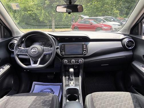 Boulder Gray Metallic 2024 Nissan Kicks SV