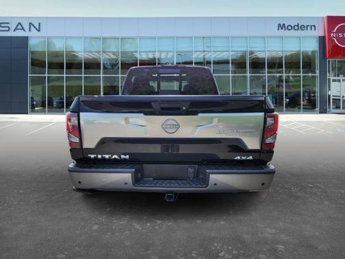 2024 Nissan Titan Platinum Reserve