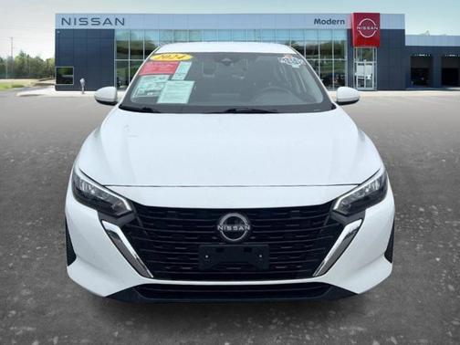 Cloud White 2024 Nissan Sentra SV