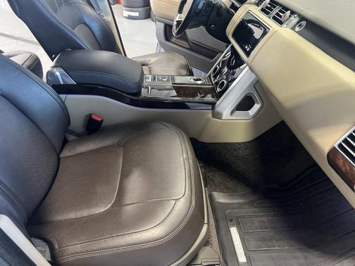 2020 Land Rover Range Rover P525 HSE