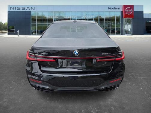2021 BMW 750 i xDrive