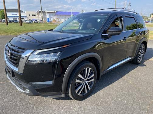 Black 2022 Nissan Pathfinder Platinum