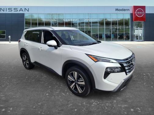 Everest White P 2025 Nissan Rogue SL