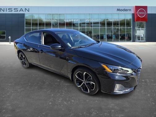 2025 Nissan Altima SR