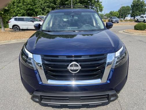 Deep Ocean Blue 2025 Nissan Pathfinder SV