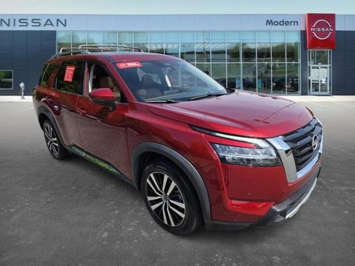 2023 Nissan Pathfinder Platinum