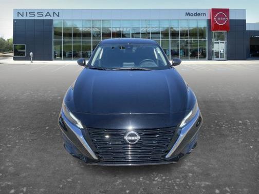 Black 2025 Nissan Altima SV