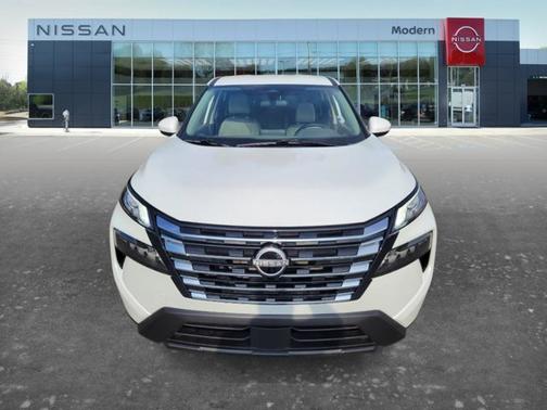 Everest White P 2025 Nissan Rogue SV