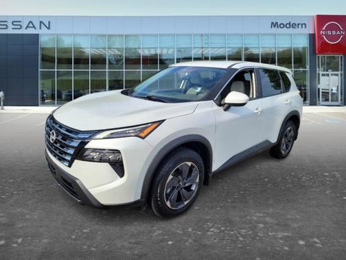 Everest White P 2025 Nissan Rogue SV