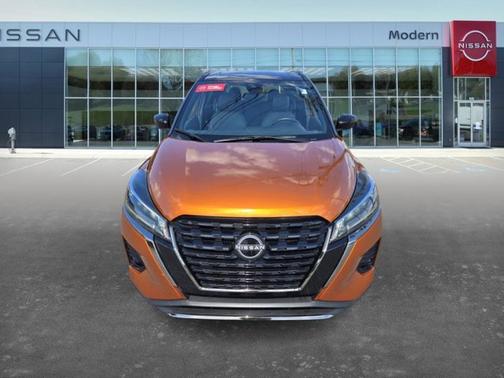 2023 Nissan Kicks SR