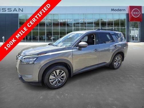 2024 Nissan Pathfinder SV