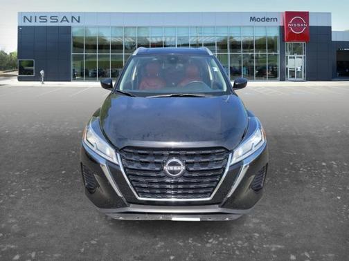 Super Black 2023 Nissan Kicks SV