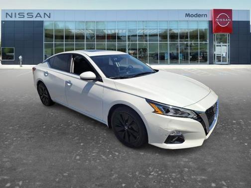 White 2021 Nissan Altima 2.5 SL