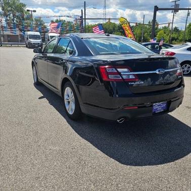 2016 Ford Taurus SE