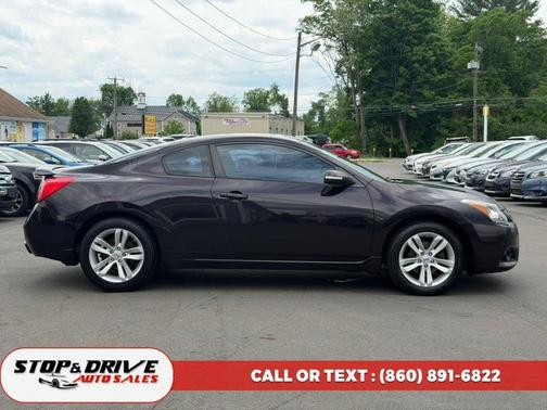 Black 2010 Nissan Altima 2.5 S