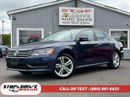 Night Blue Metallic 2014 Volkswagen Passat 1.8T Auto SE w/Sunroof & Nav