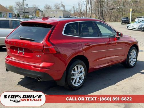 Fusion Red Metallic 2018 Volvo XC60 T5 Momentum